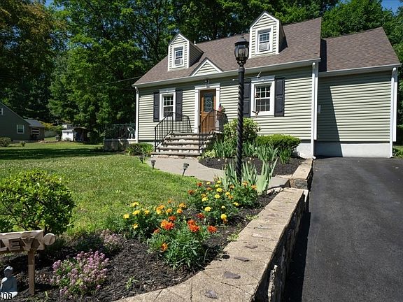 3rd image of 46 Lakeside Dr