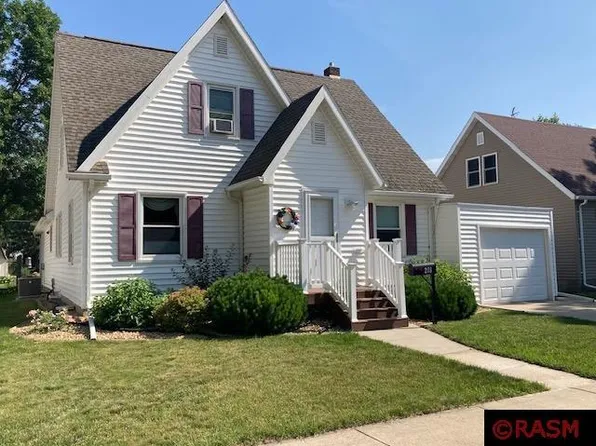 208 Water St SE, Sleepy Eye, MN 56085
