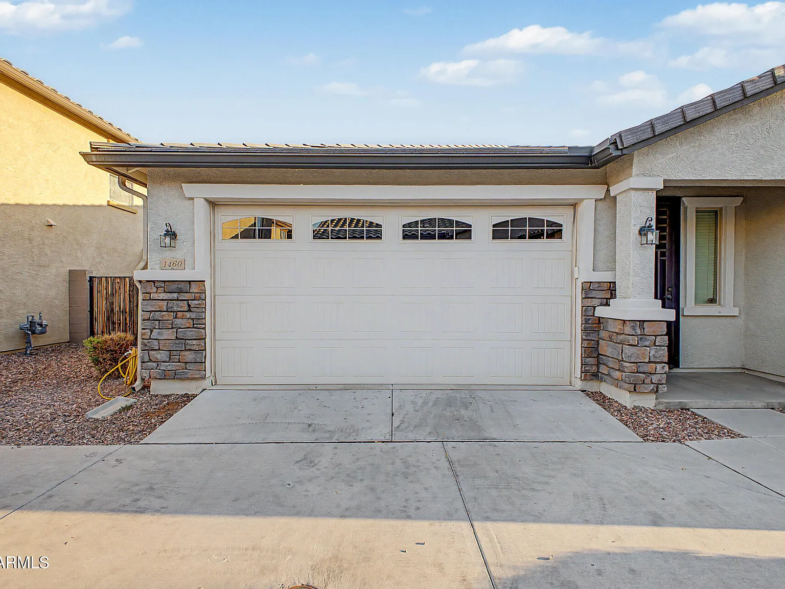 3 bed, 2.0 bath, 1584 sqft, $2,300 — Photo 2