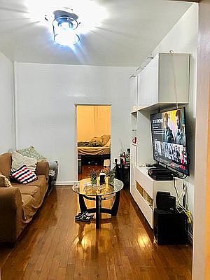 2nd image of 2400 Pacific St #2