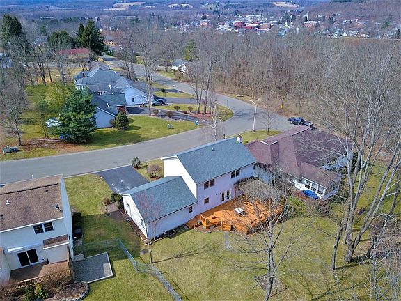 4th image of 3 Apple Blossom Ln