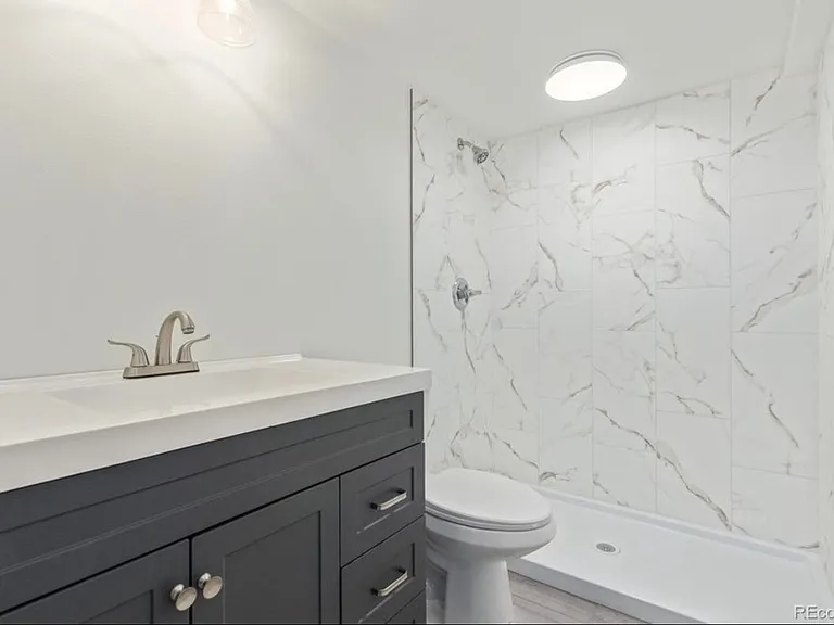 8039 E Phillips Cir — Photo 32