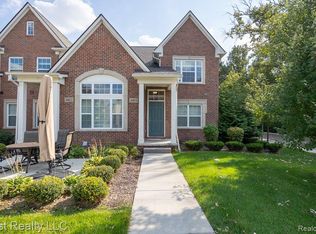 45814 Aragon Ln, Canton, MI 48187