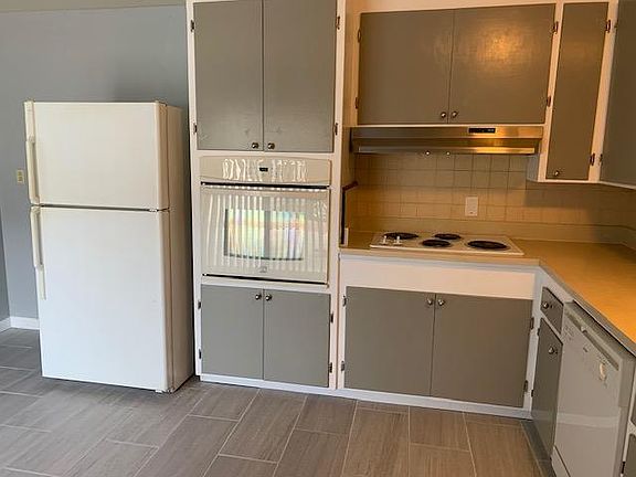 4th image of 1029 W Hamilton Ave APT 2