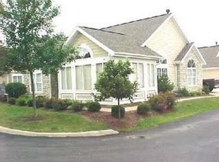 2666 Prestwick Village Cir, Springfield, OH 45503