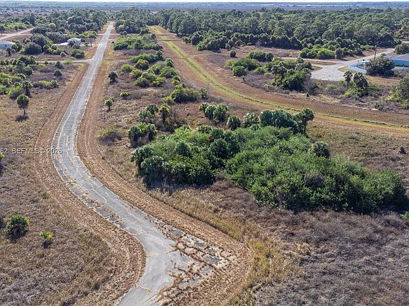 4th image of 403 Boca Cir