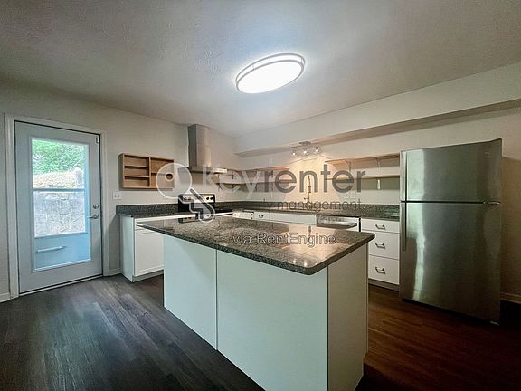 5th image of 1612 Knickerbocker Ave #A