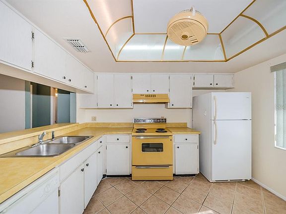 5th image of 7560 92nd St APT 204B