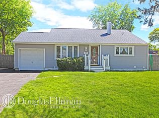 2909 Watch Hill Ave, Medford, NY 11763