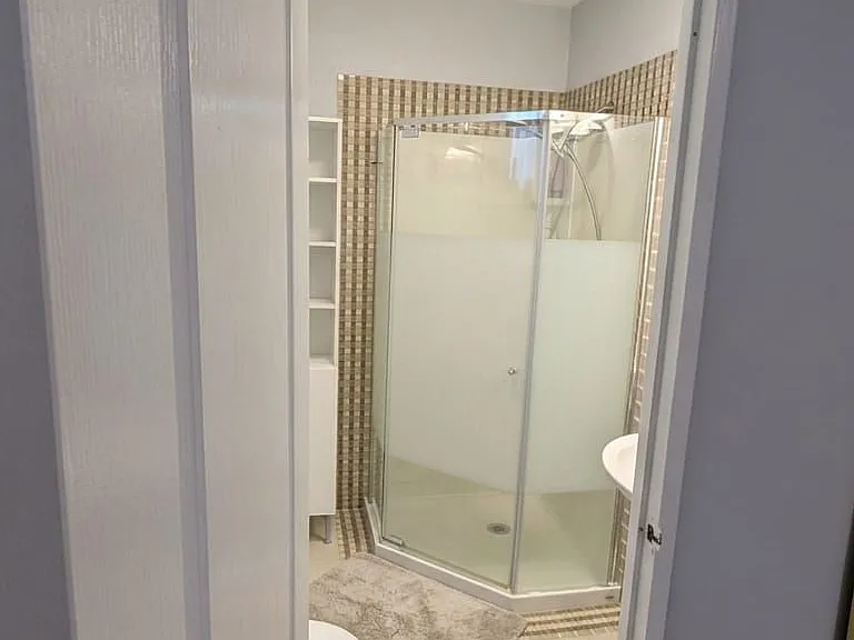 802 Pam Cres — Photo 10