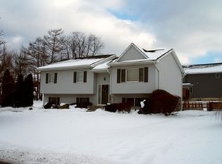 1513 Saint Francis Ln, Altoona, PA 16602
