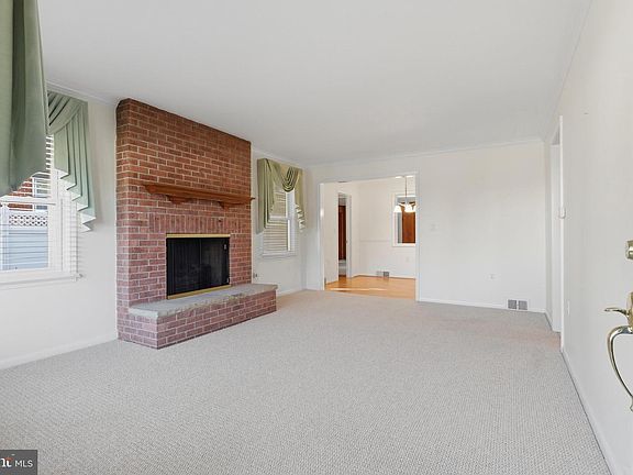 5th image of 17933 Oak Ridge Dr