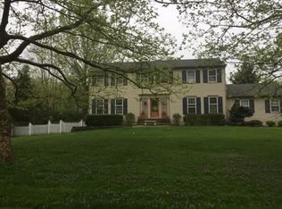 2 Kahdena Rd, Morristown, NJ 07960