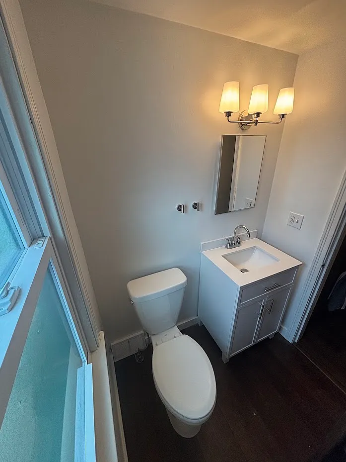 2 bed, 920 sqft, $2,000 — Photo 3