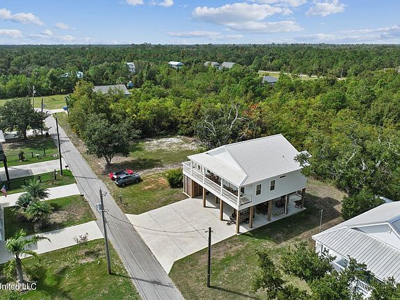 3rd image of 139 Hartsie Dr