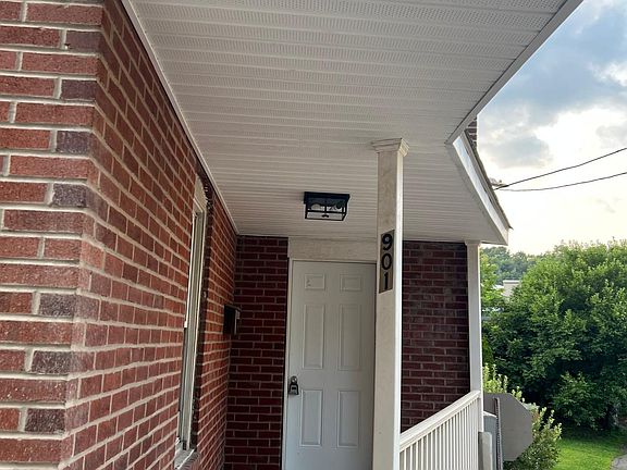 3rd image of 901 Wade Rd