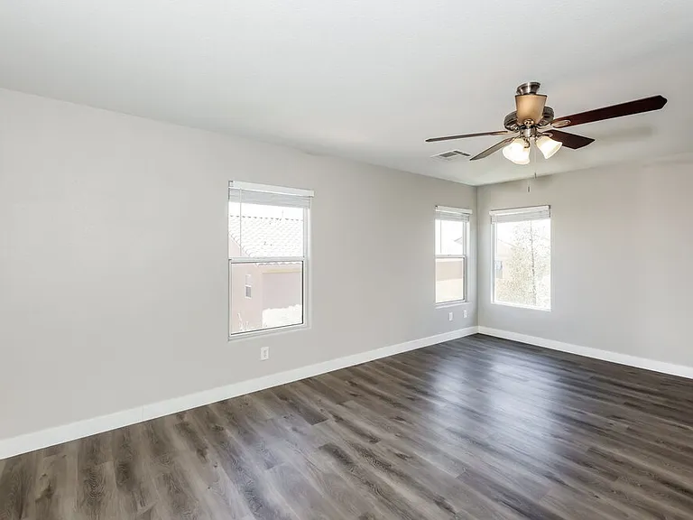 570 Swiss Cottage Ave — Photo 11