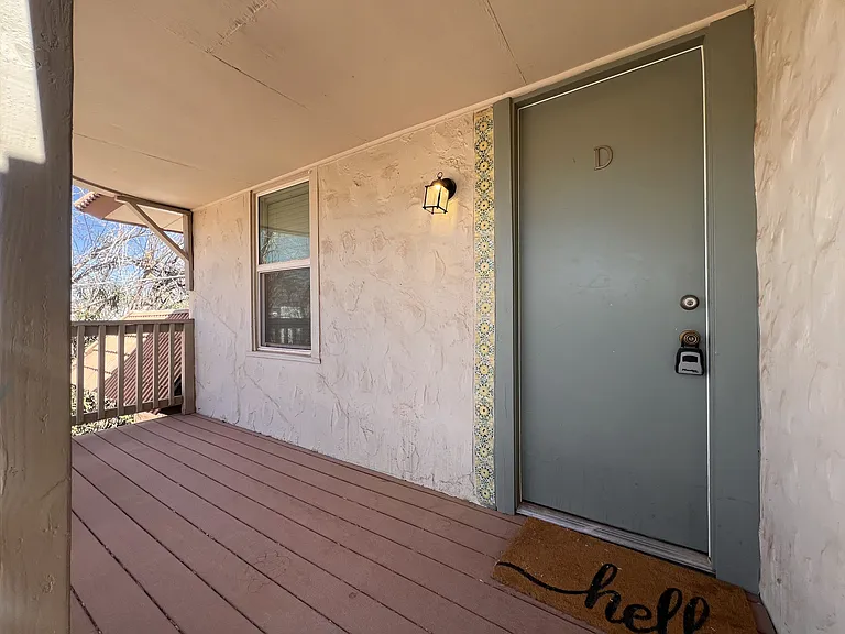 624 W Pinkley Ave #D — Photo 4