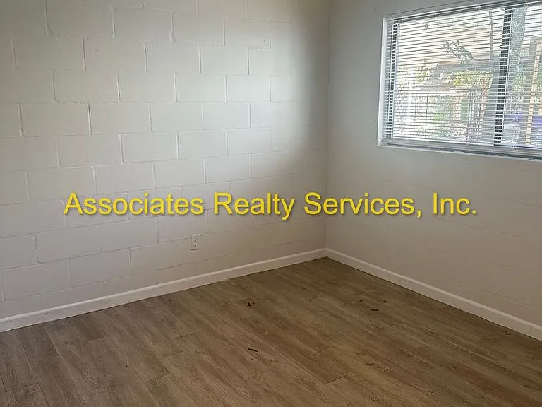 3200 NW 21st St — Photo 12