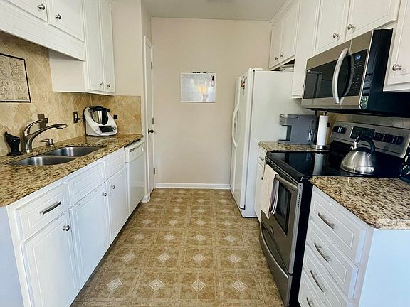 4th image of 116 Breckenridge Court