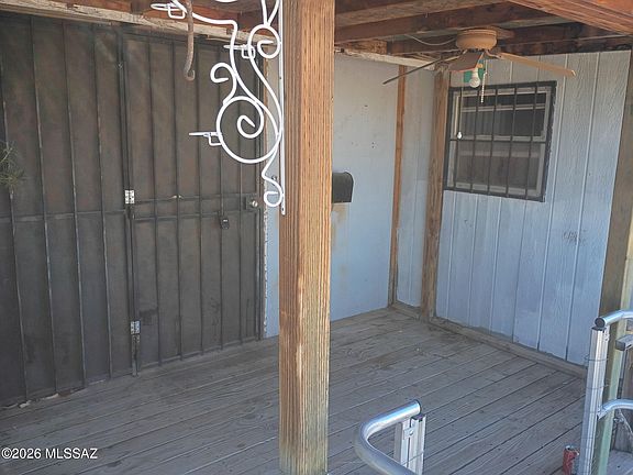 5th image of 646 E Tawni Dr