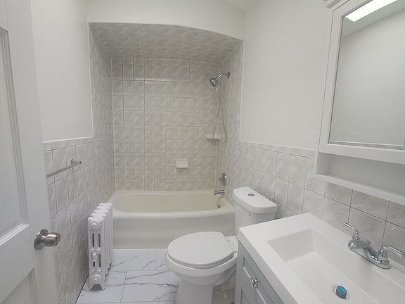 3rd image of 277-287 Hempstead Ave #1