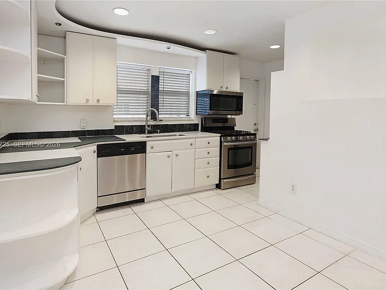 706 S 19th Ave — Photo 13