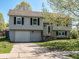 1175 S Bury St, Tonganoxie, KS 66086