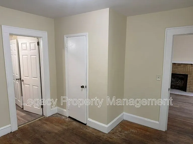 1511 Albright Ave — Photo 4