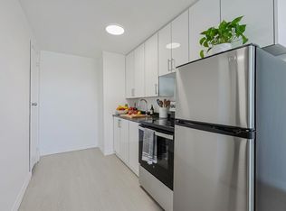 2204 Dufferin Street, Toronto, ON M6E 3R8