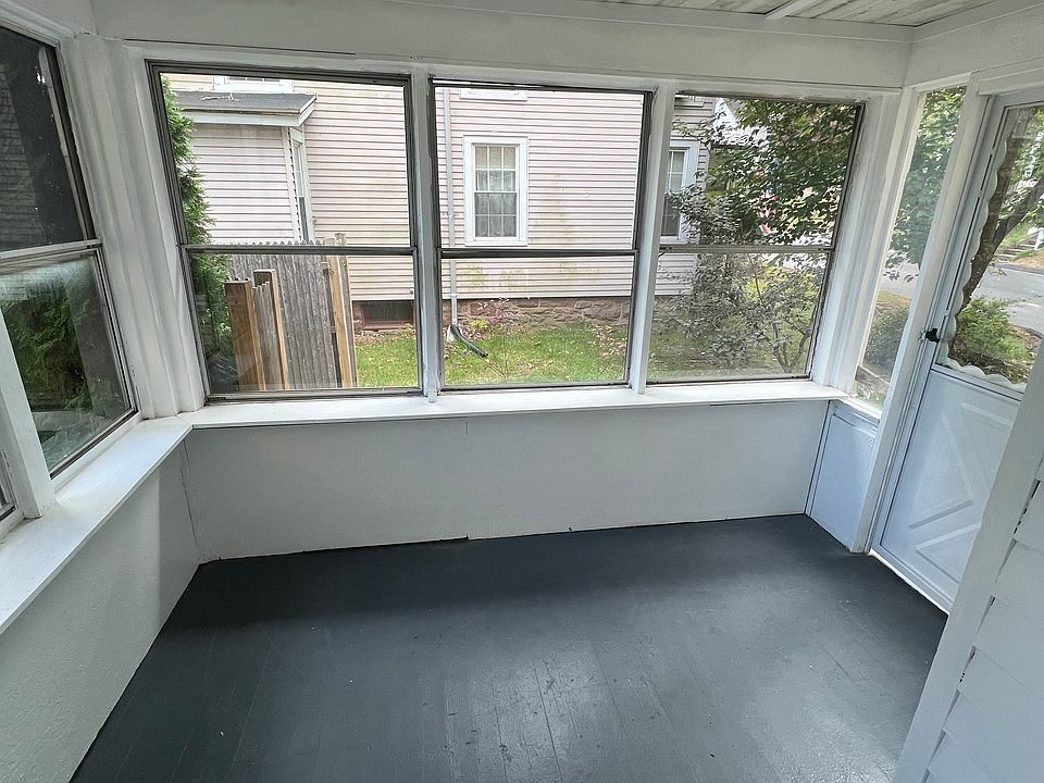 2nd image of 30 Woodland St