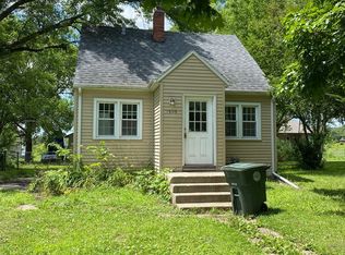 1909 Clearview St, Waterloo, IA 50707