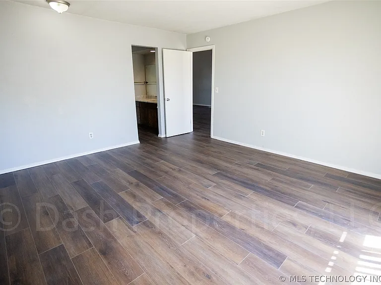 5104 S 75th East Ave — Photo 39