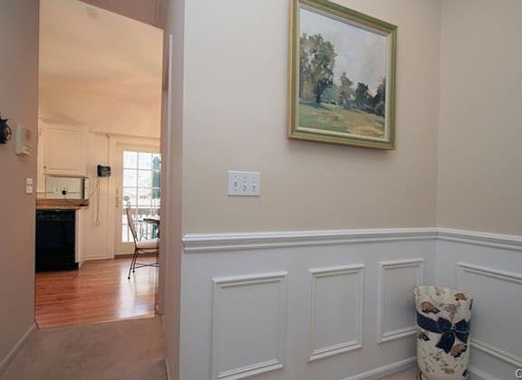 5th image of 8 Kingswood Dr