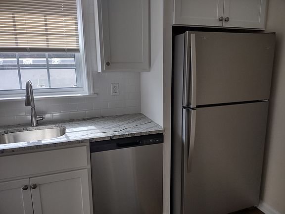 2nd image of 105 Dunlap Ln