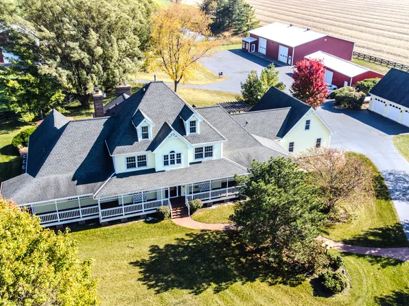 9N321 Barron Rd, Maple Park, IL 60151