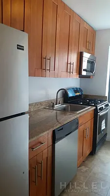 Rented by Hillel Realty Group | media 26