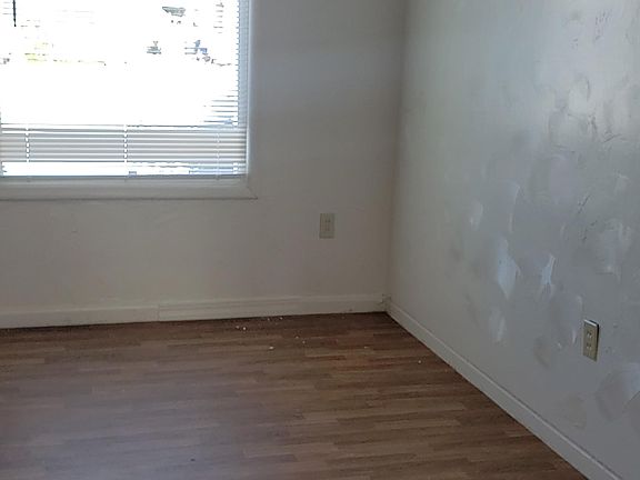 5th image of 850 10th St