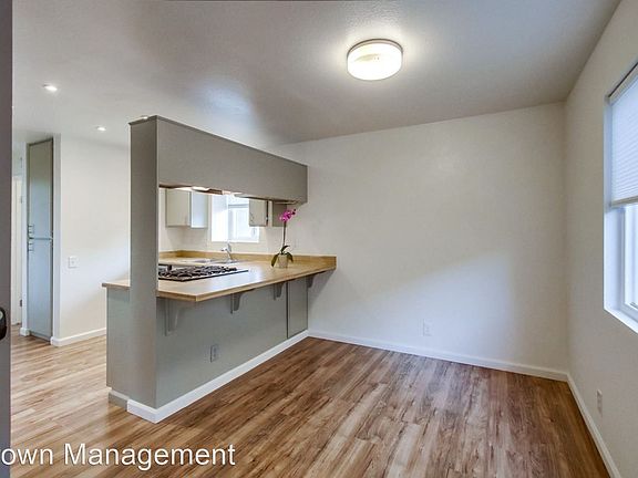 4th image of 4150 Lamont St