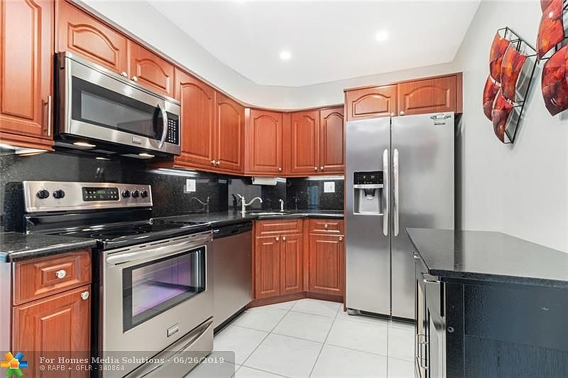 1st image of 3200 NE 36th St APT 318
