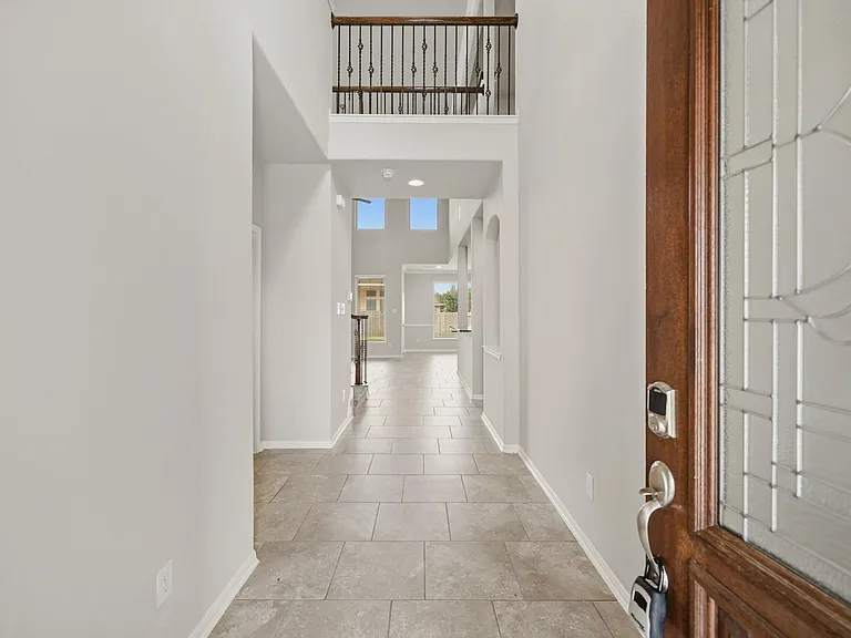 223 Auburn Shores Ct — Photo 4