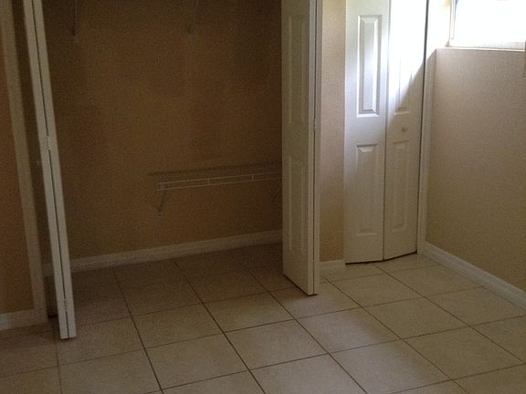 5th image of 840 1/2 E Graves Ave