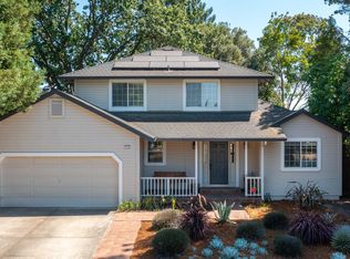 2318 S Hampton Cir, Santa Rosa, CA 95401