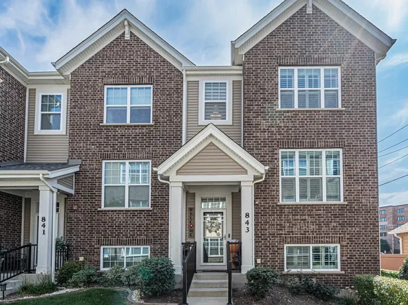 843 Lexington Cir E, Des Plaines, IL 60016