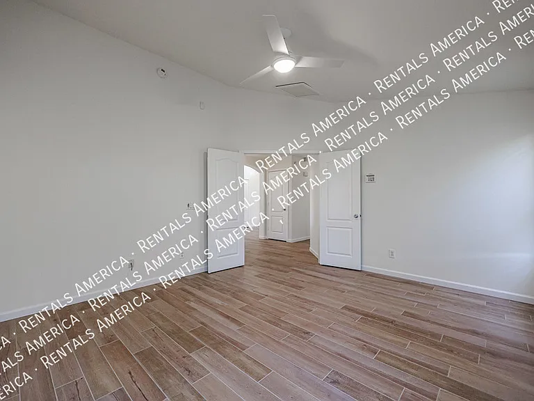2276 S Bahama Dr — Photo 15