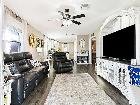 3rd image of 1510 Avenue C