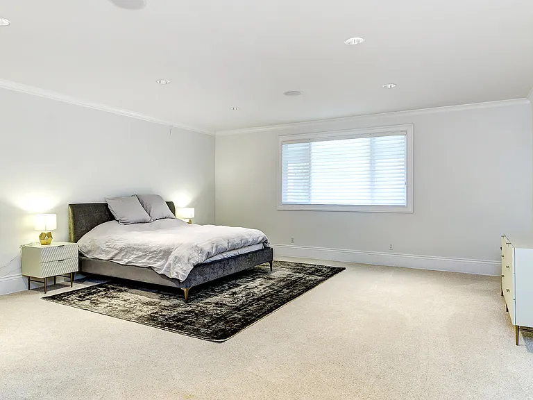 16458 SE 44th Pl — Photo 29