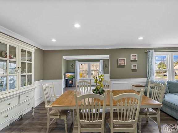 4th image of 170 Concordia Cir #A