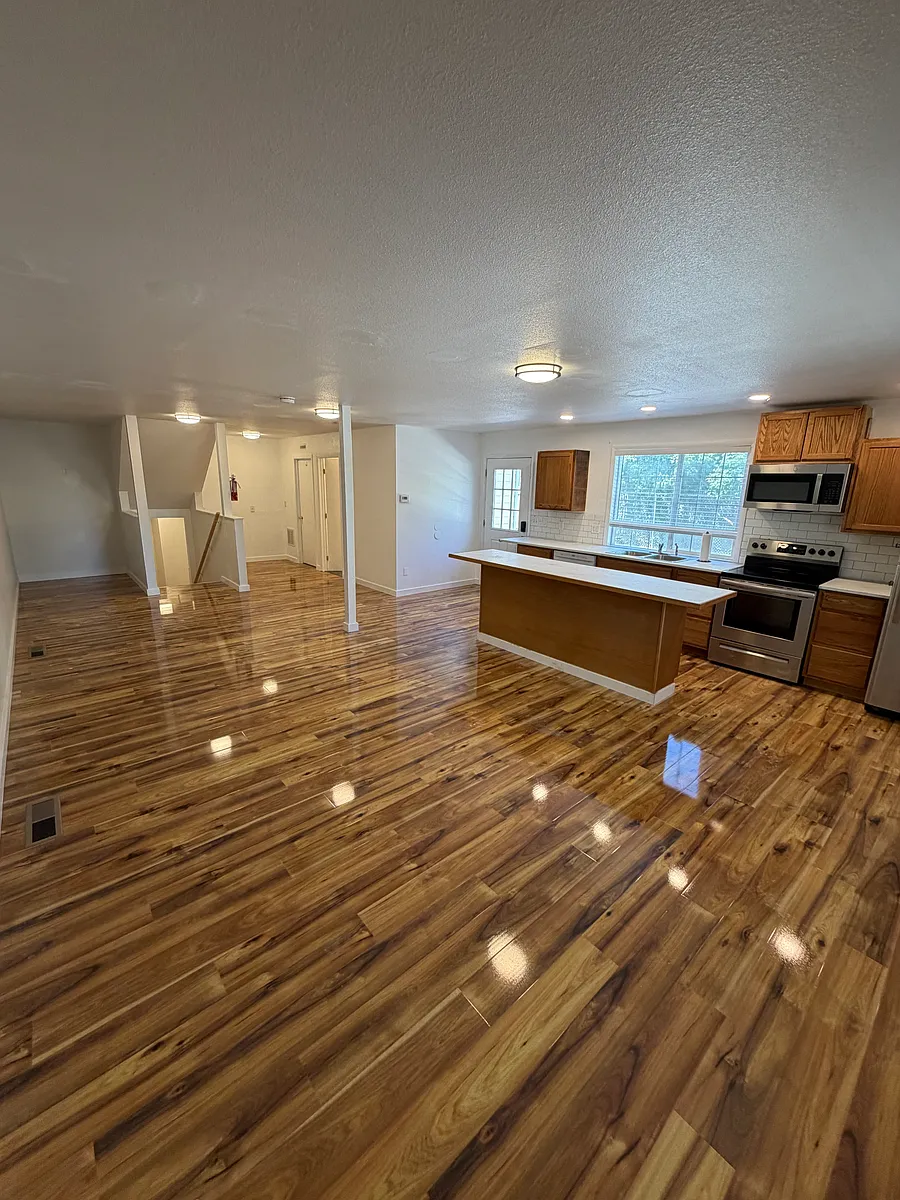Building Photo - 378 N Cleveland Ave #1