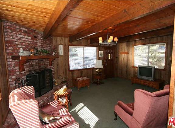 2nd image of 935 Menlo Dr